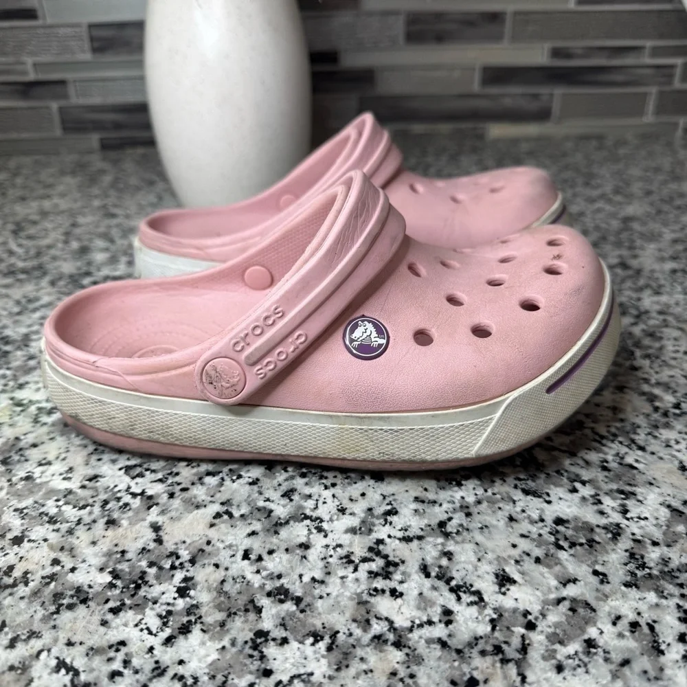 Crocs | Kids Pink Girl Clogs Size 2